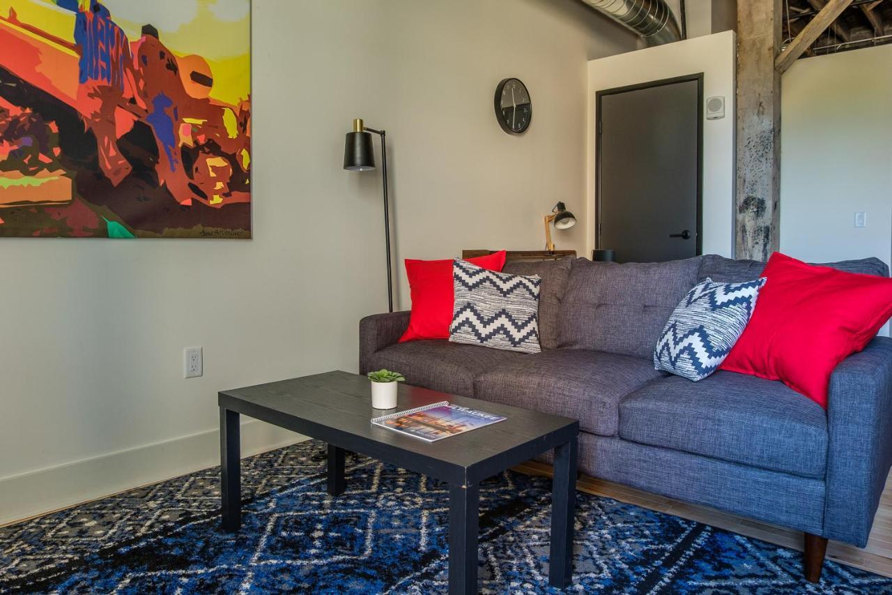 شقة Frontdesk Maxwell Lofts Milwaukee Walker'S Point الغرفة الصورة